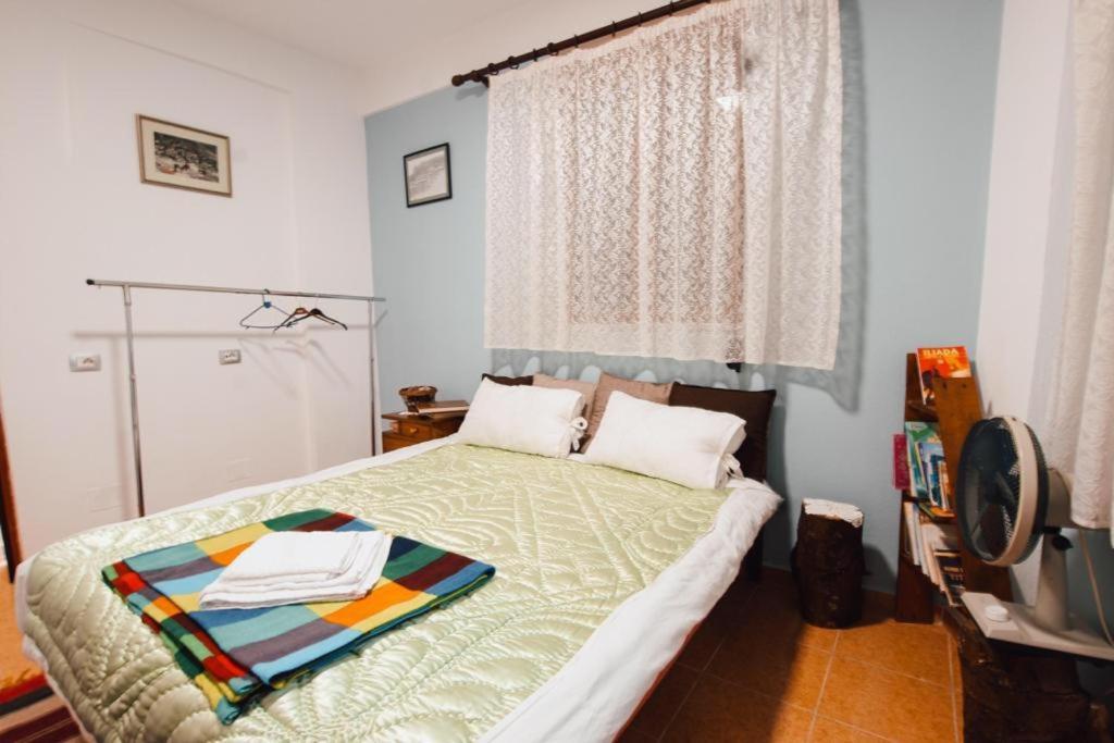 Bb Apartament Lägenhet Gjirokastër Exteriör bild