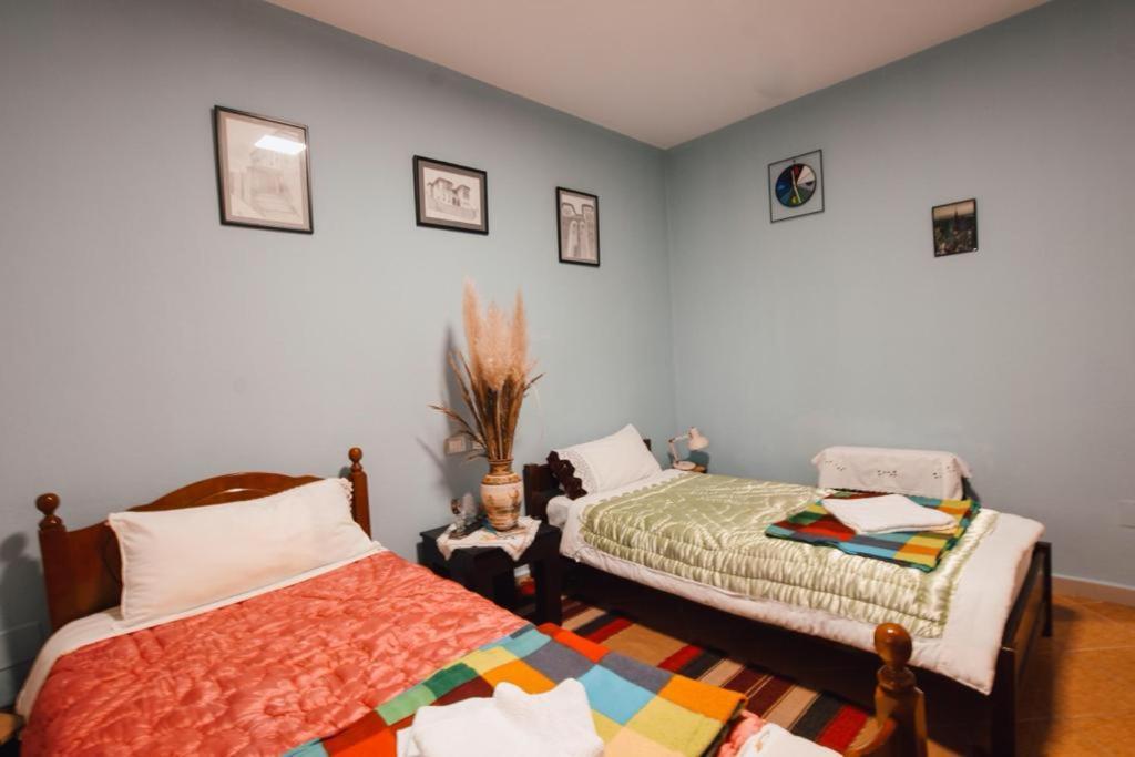 Bb Apartament Lägenhet Gjirokastër Exteriör bild
